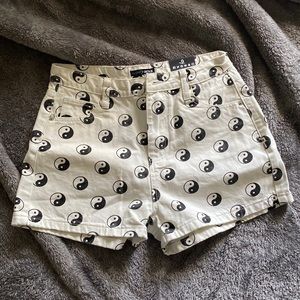 ☯️ Yin and Yang shorts - FashionNova ☯️